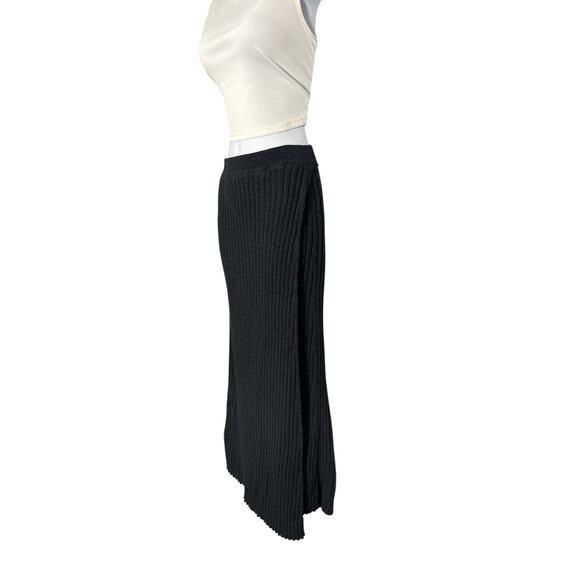 Free People Dresses & Skirts - Free People Navy Blue Ribbed‎ Knit Maxi Skirt Size M